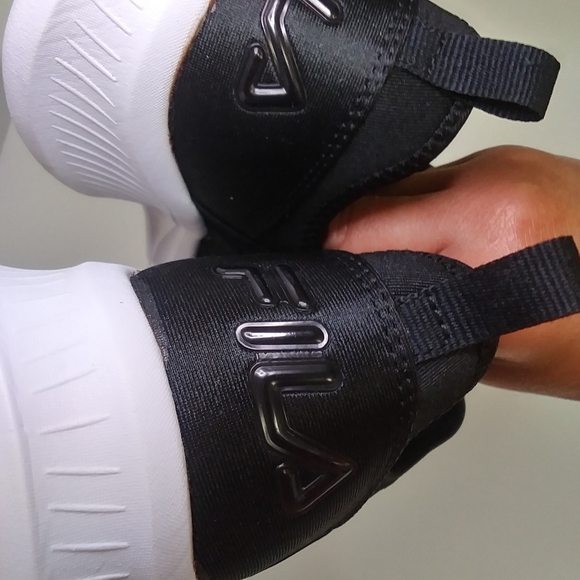 Ladies Athletic  Fila Slip-on Sneakers - Picture 7 of 7